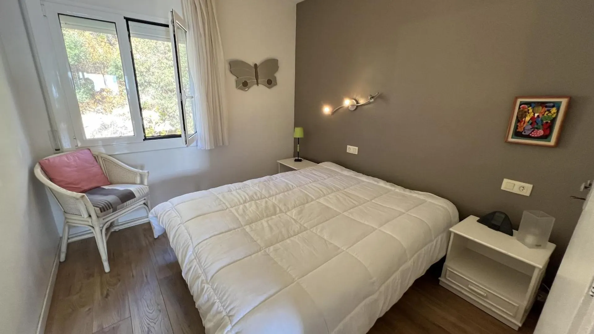 Apartamento Vista Mar Y Parking En Roses Av-27 0*,  İspanya