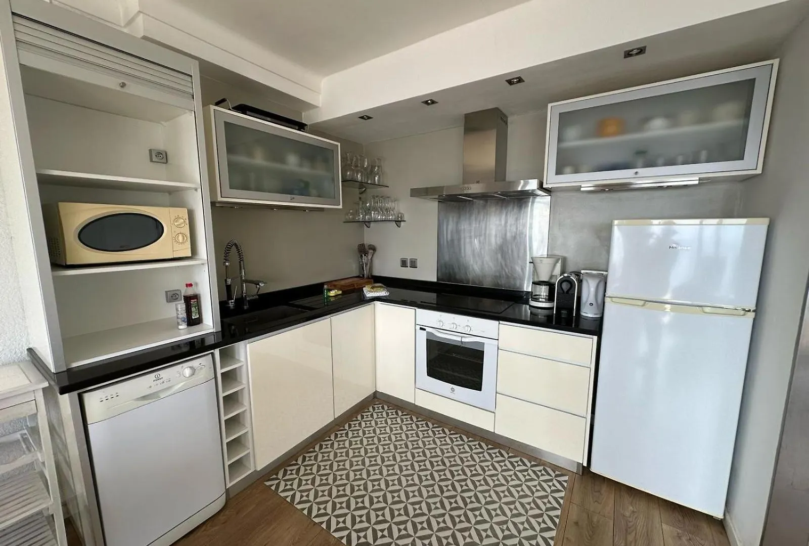 Apartamento Vista Mar Y Parking En Roses Av-27 Daire